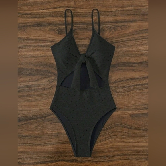 NWOT BLACK TYE  FRONT CUTOUT HIGH CUT SWIM SUIT SIZE LG - Picture 2 of 8